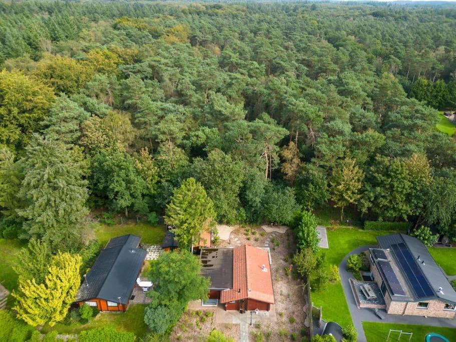 Spacious Wooden Cottage With Infra-Red Sauna At Veluwe Putten Exteriér fotografie