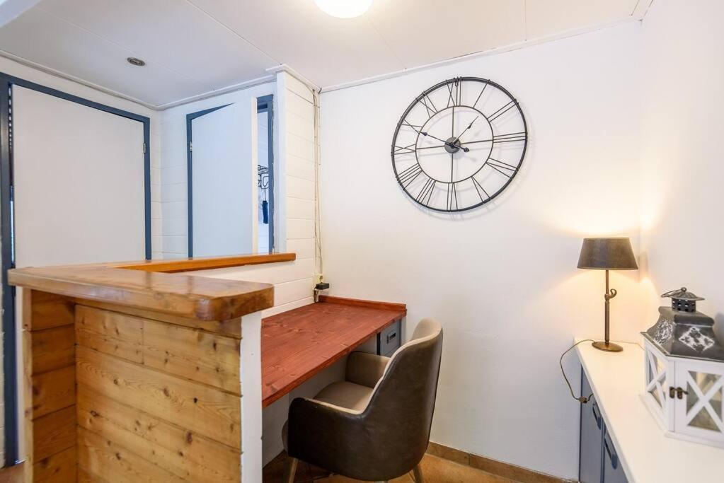 Spacious Wooden Cottage With Infra-Red Sauna At Veluwe Putten Exteriér fotografie