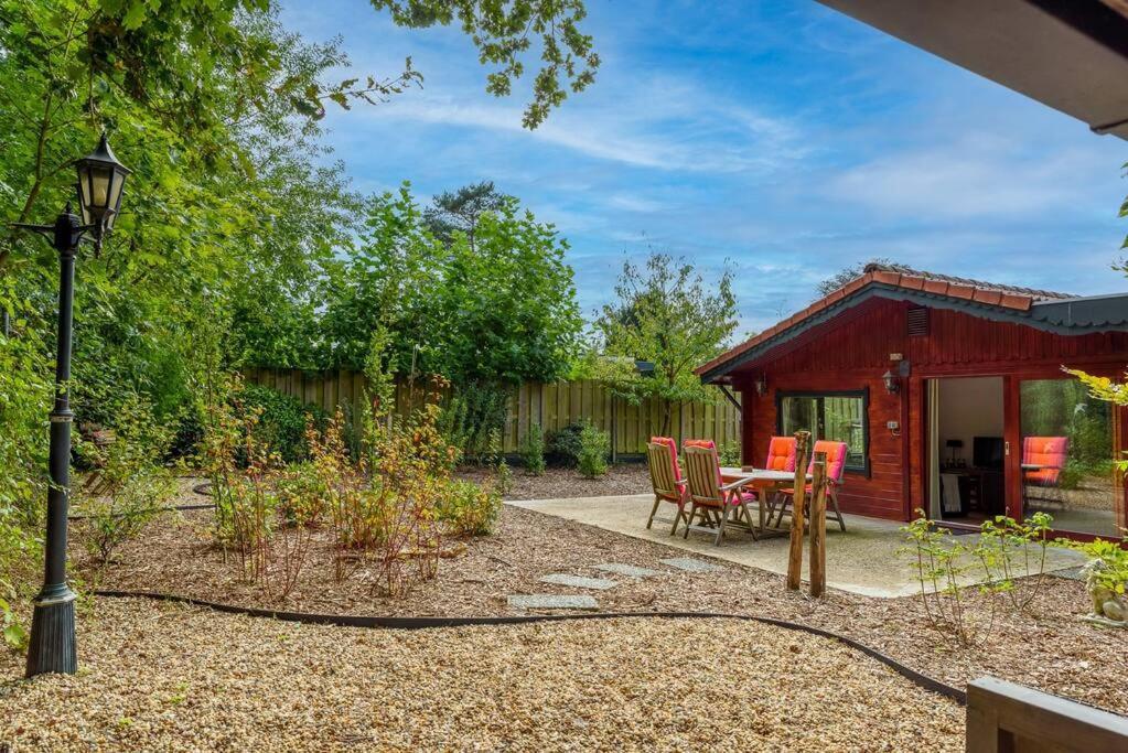 Spacious Wooden Cottage With Infra-Red Sauna At Veluwe Putten Exteriér fotografie