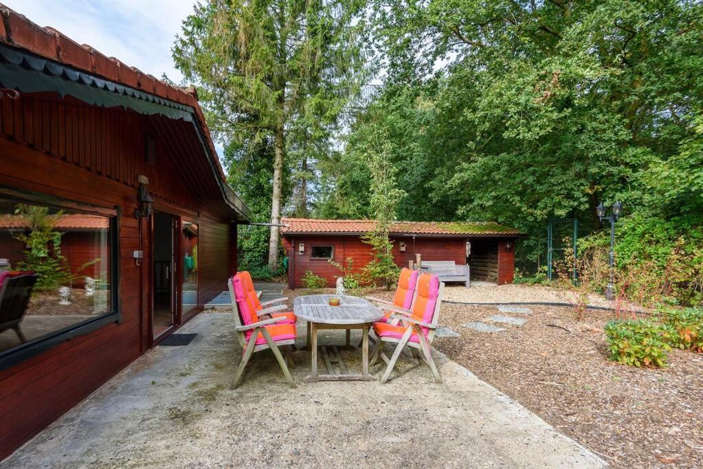 Spacious Wooden Cottage With Infra-Red Sauna At Veluwe Putten Exteriér fotografie