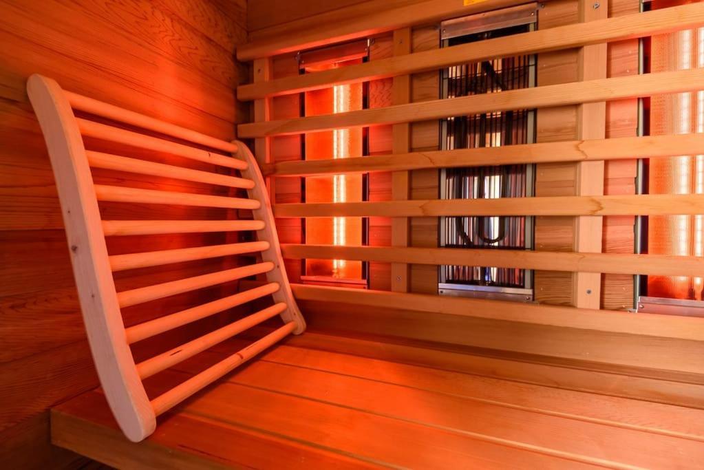 Spacious Wooden Cottage With Infra-Red Sauna At Veluwe Putten Exteriér fotografie
