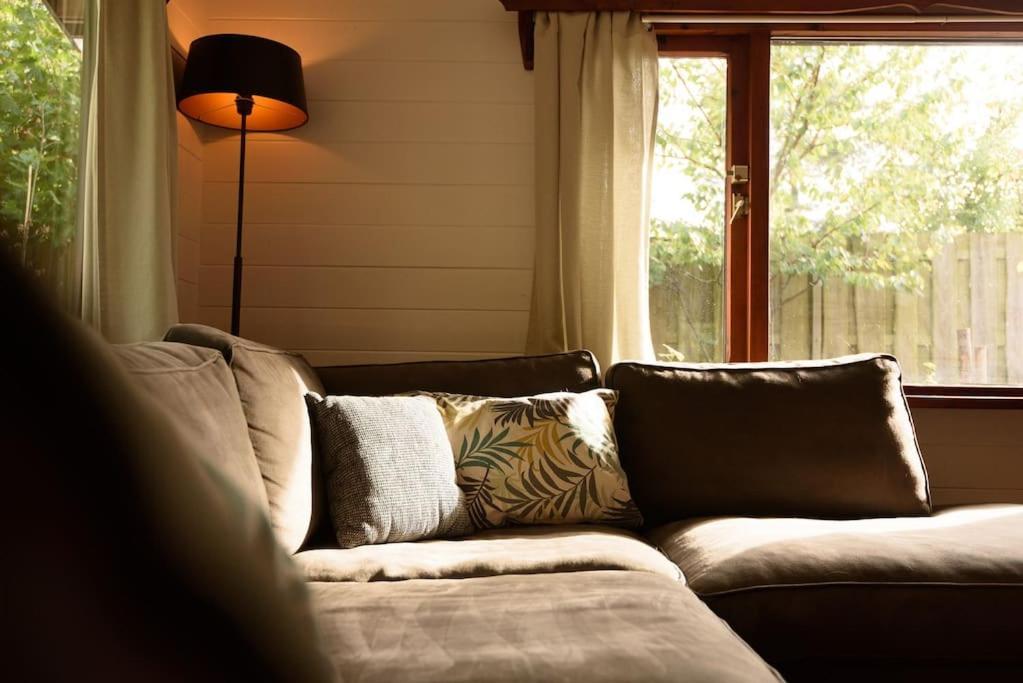 Spacious Wooden Cottage With Infra-Red Sauna At Veluwe Putten Exteriér fotografie