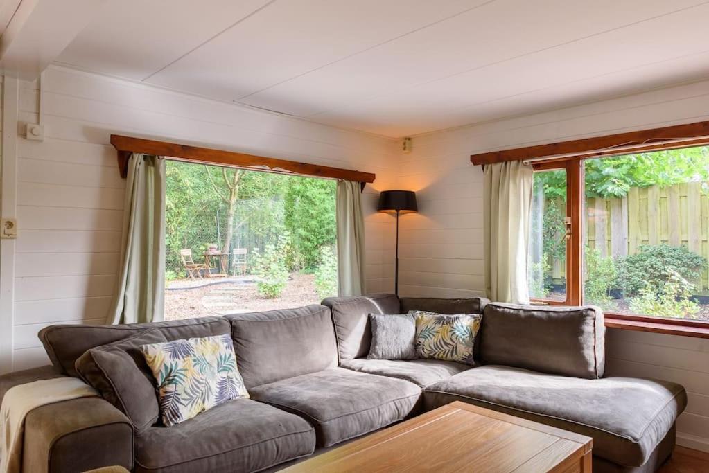 Spacious Wooden Cottage With Infra-Red Sauna At Veluwe Putten Exteriér fotografie