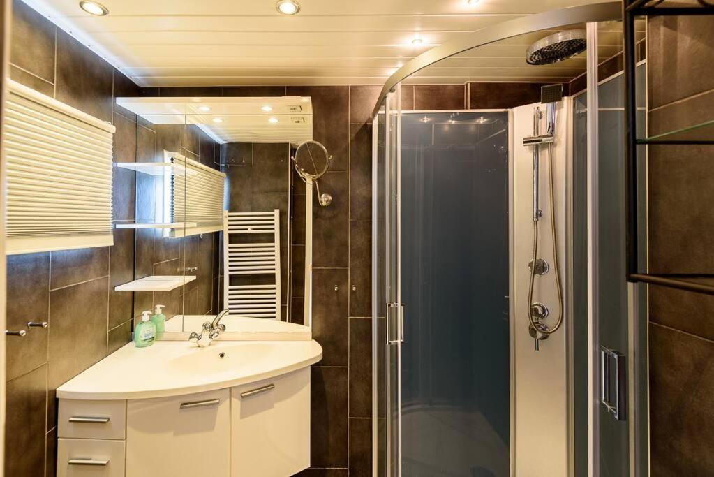 Spacious Wooden Cottage With Infra-Red Sauna At Veluwe Putten Exteriér fotografie