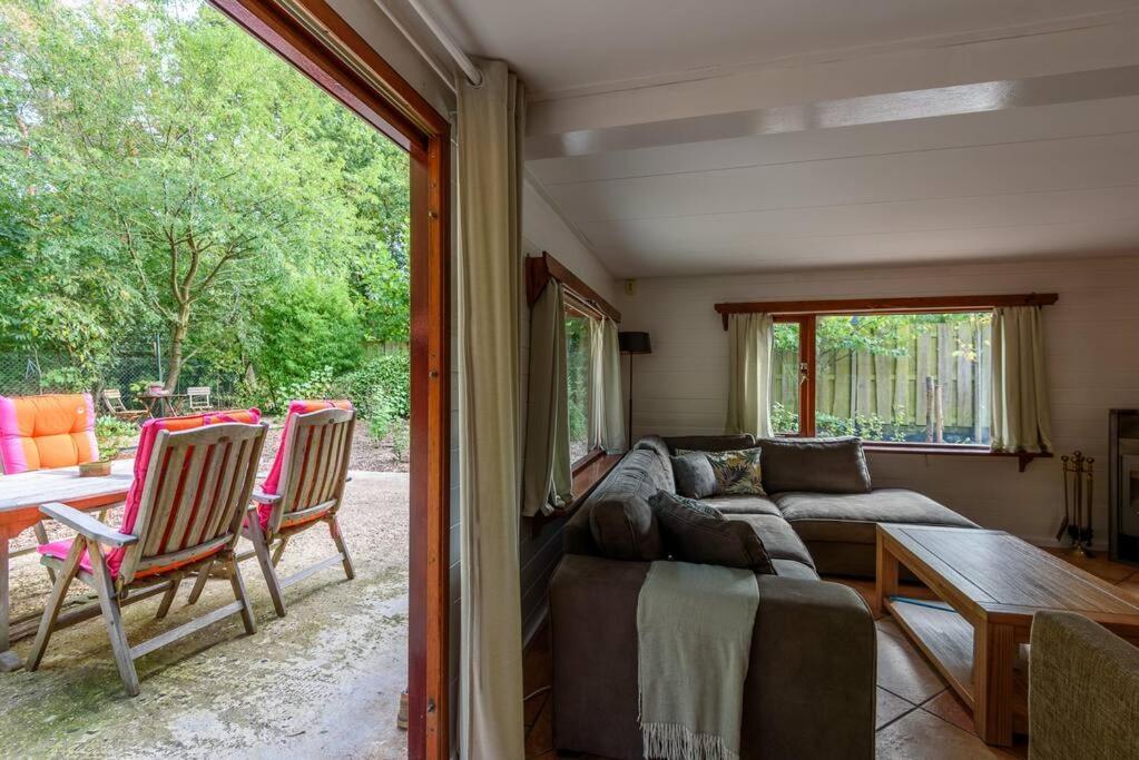 Spacious Wooden Cottage With Infra-Red Sauna At Veluwe Putten Exteriér fotografie